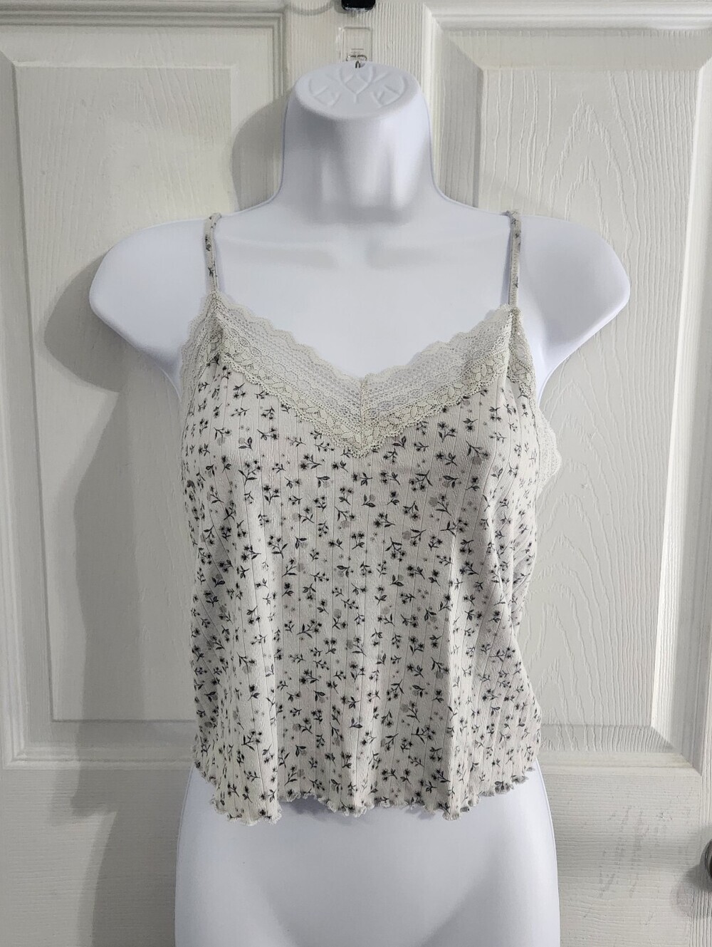Lacey cropped cami floral y2k soft girl feminine size large
